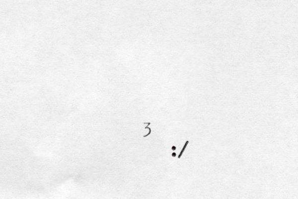 3 :/