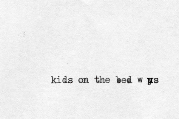 kids on the bed w ys u u 