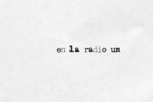 en la radio un