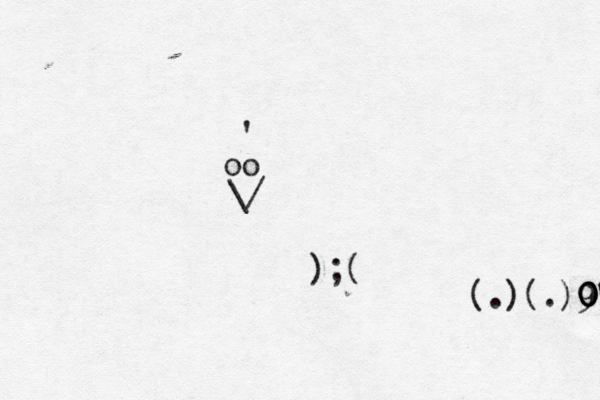 oo \/ ^ € ' );( (.)(.)9 0 0 0 0'p