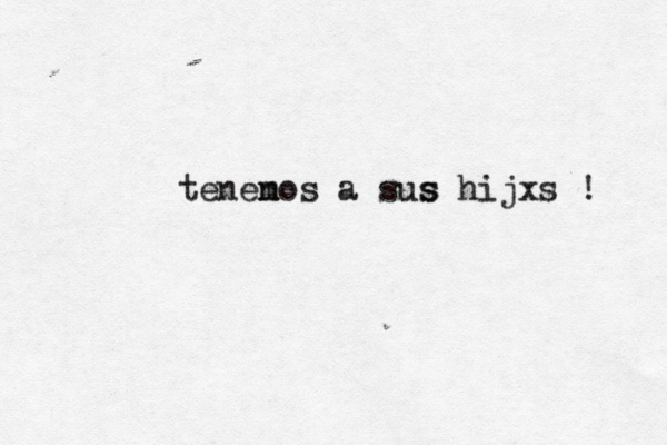 tenen mos a sus s hijxs !